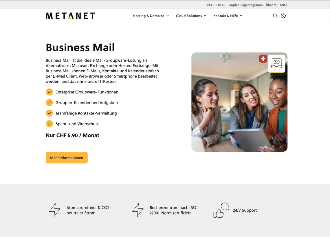 Screenshot einer Webseite mit Business Mail: linke Textspalte, rechte Gruppe dreier Personen vor Laptop