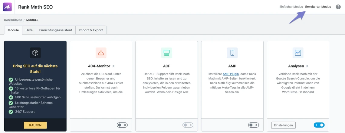 Screenshot eines Rank Math SEO-Dashboards mit Modulen: linke dunkle Werbekarte, rechts Modulkarten (404-Monitor, AMP)