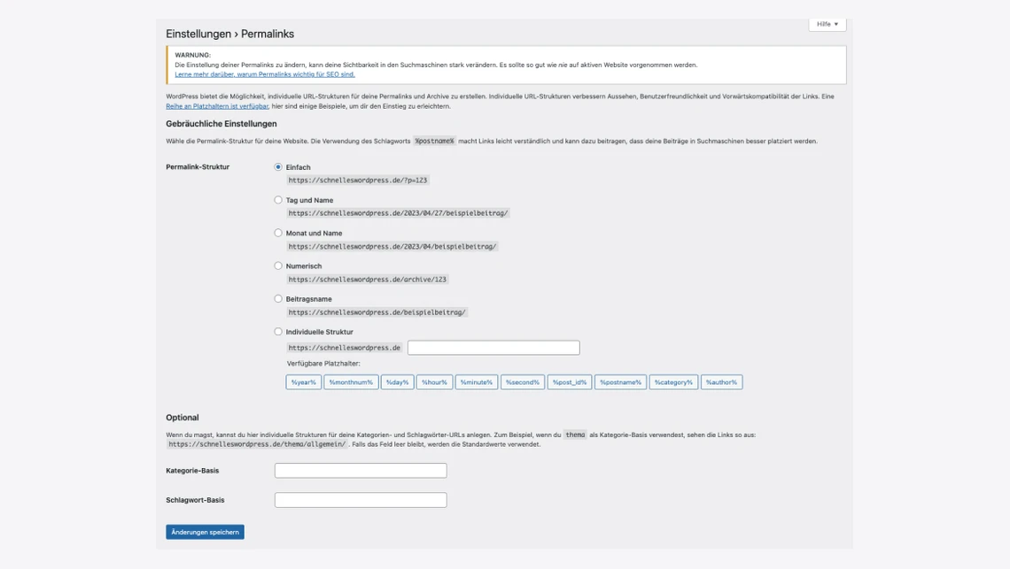 Bildschirmfoto einer Einstellungsseite mit Permalinks, Radiobuttons, Textfeldern und blauem Button.