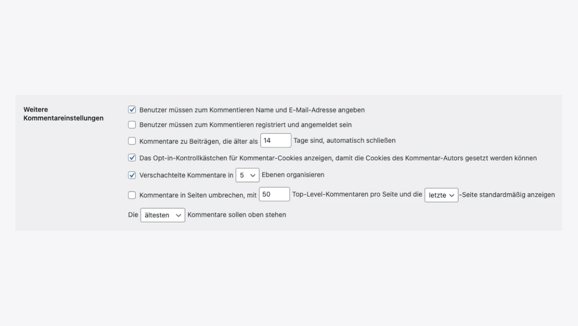Screenshot eines Einstellungsfensters 'Weitere Kommentareinstellungen' mit Checkboxen und Dropdowns.