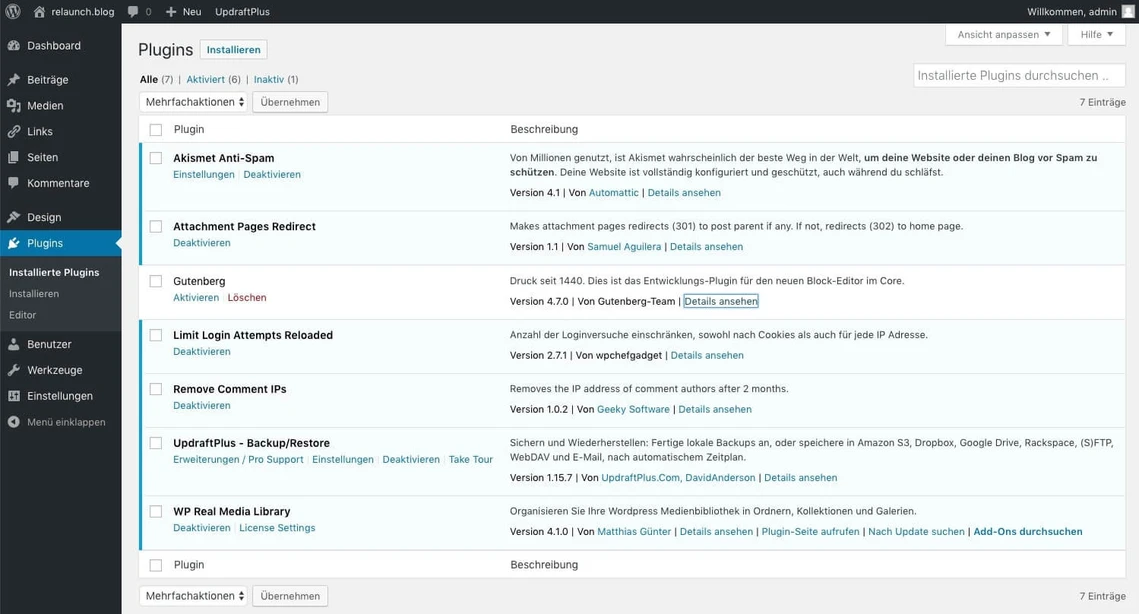 Screenshot der WordPress-Plugin-Verwaltung: linke Seitenleiste mit Design; Pluginliste mit Akismet Anti-Spam.