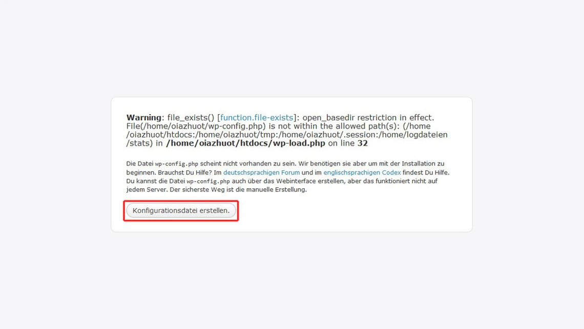 Weiße Dialogbox in der Mitte mit Codezeilen und rotem Umriss-Button 'Konfigurationsdatei erstellen' auf hellgrauem Hintergrund.